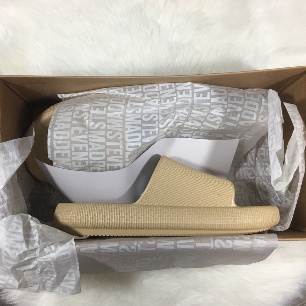 STEVE MADDEN Squishy Scuba Slides Peep Toe Foam Platform Sandals Tan Size 9 - Picture 2 of 8